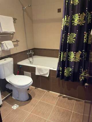 Гостиница Евразия Анапа Двухместный номер с 2 отдельными кроватями, вид на море-3